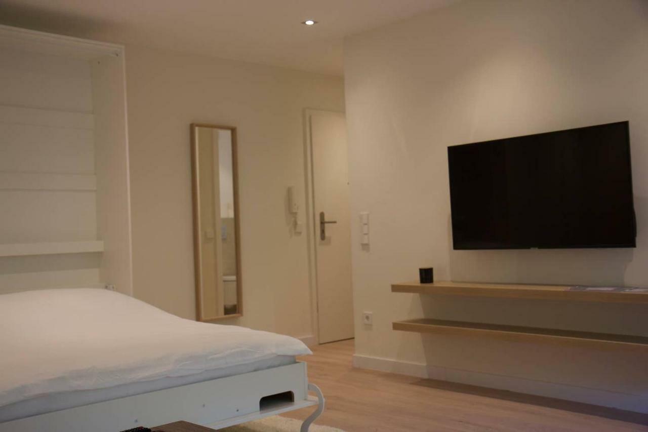 Appartement Fully Renovated Studio Flat With Own Parking *